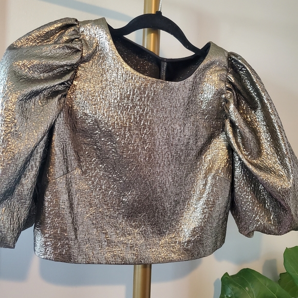 BALLOON SLEEVE CROP TOP - Picture 2 of 6